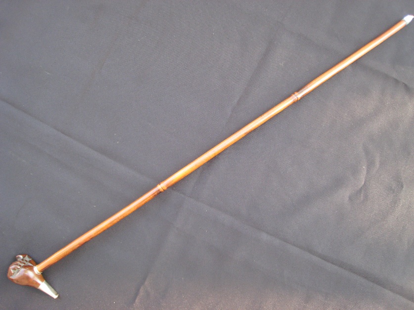 Carved pipe System cane. France, circa 1920